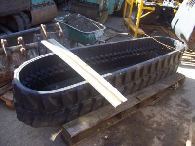 JCB 806 Rubber Track