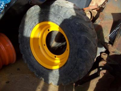 JCB 5 stud 18"  wheel tyre