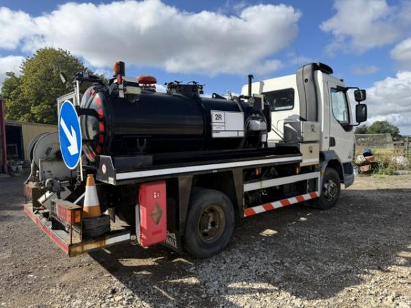 DAF LF45.210 Whale Tanker