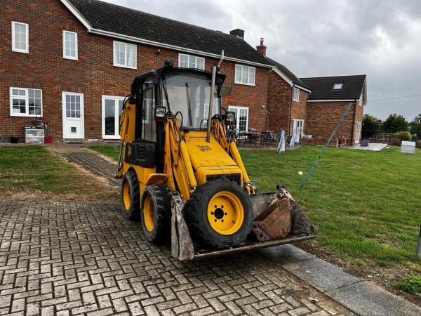 JCB 1CX Backhoe loader c/w 4 in 1 bucket, 2 buckets and forks