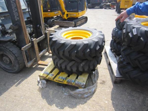 Solideal 12.5/80-18 Wheels & Tyres