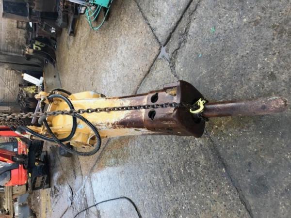 Breaker for 20 Ton machine