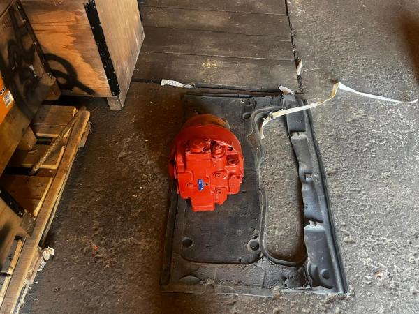 JCB Tracked Motor to suit JCB JS220 JS240 & JS260